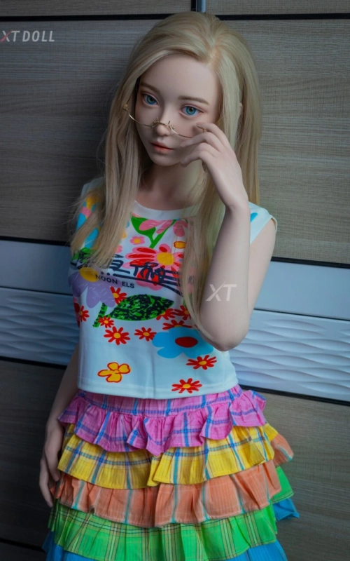Lindsey Monster, alegre e inocente • SiliconGirls