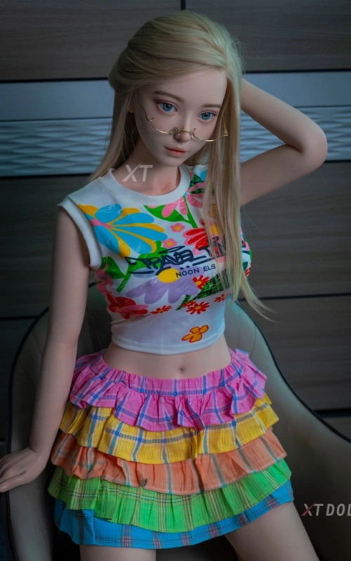 Lindsey Monster, alegre e inocente • SiliconGirls