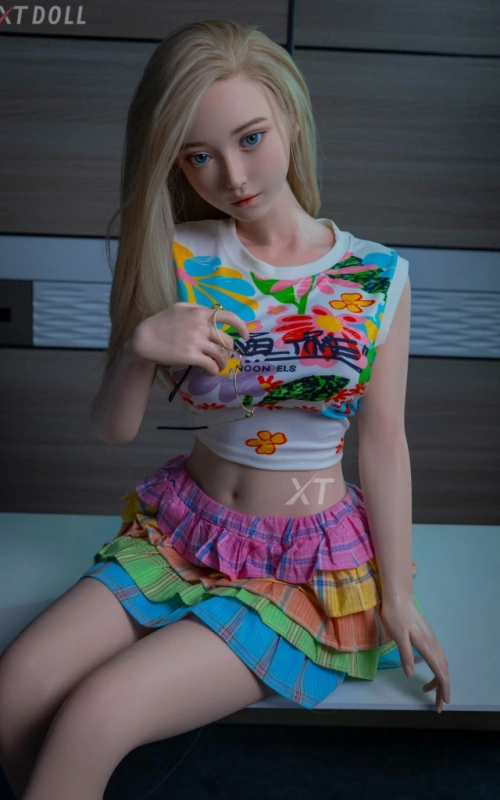 Lindsey Monster, alegre e inocente • SiliconGirls