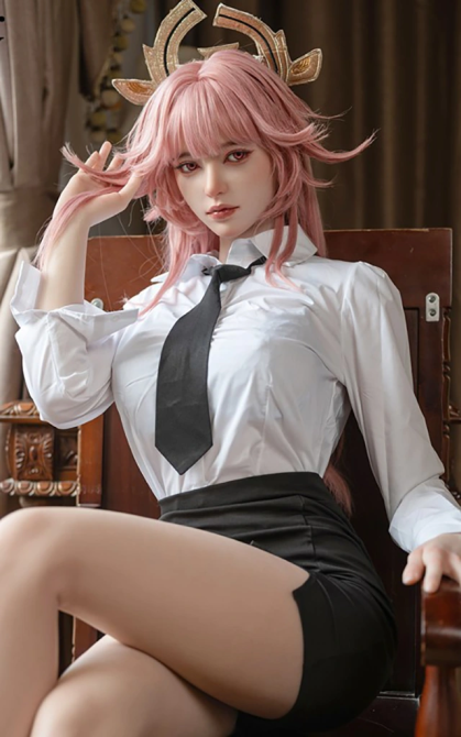 Lleva a casa la divinidad sensual de Yae Miko • SiliconGirls