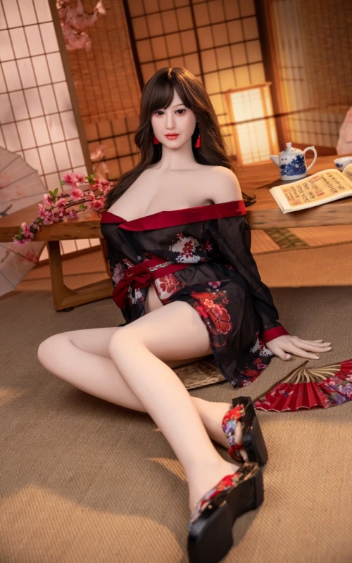 ShuChou, tu milf oriental • SiliconGirls