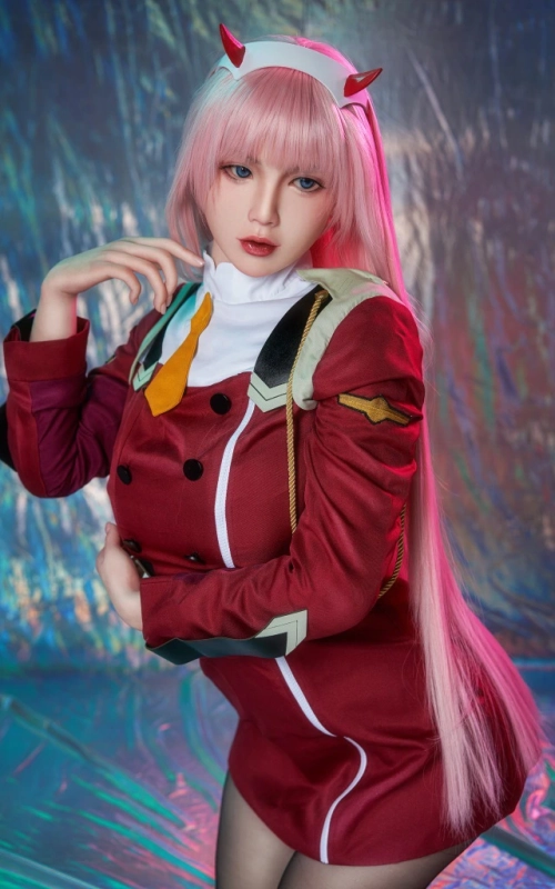 Zero Two, lista para combatir • SiliconGirls