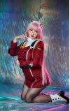 Zero Two, lista para combatir • SiliconGirls