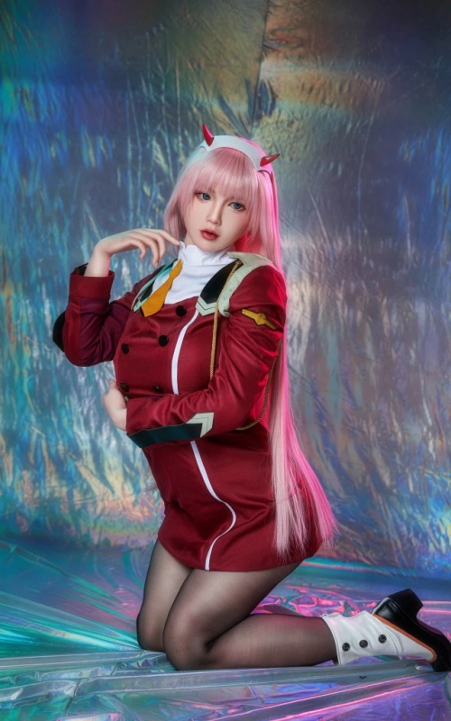 Zero Two, lista para combatir • SiliconGirls