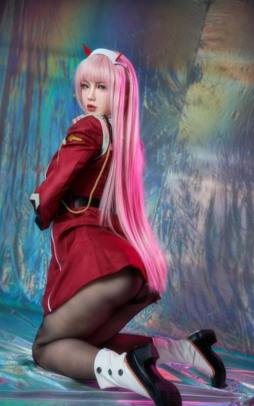 Zero Two, lista para combatir • SiliconGirls