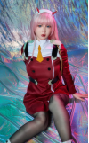 Zero Two, lista para combatir • SiliconGirls