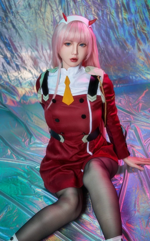 Zero Two, lista para combatir • SiliconGirls