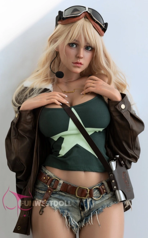 Eri, a mercenária explosiva • SiliconGirls
