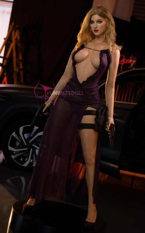 Skylar, con licencia para follar • SiliconGirls