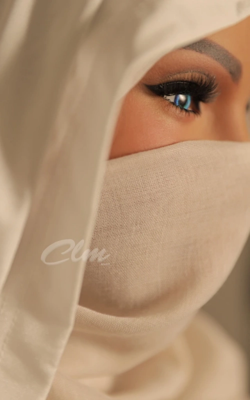 Mouna, sua flor do deserto • SiliconGirls