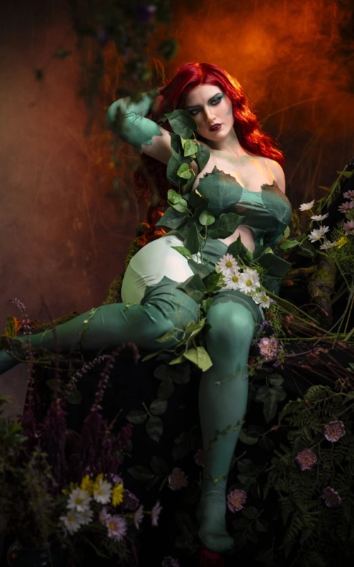 Poison Ivy, sua femme fatale da DC • SiliconGirls