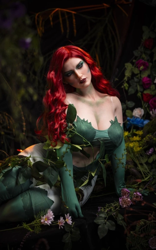 Poison Ivy, sua femme fatale da DC • SiliconGirls