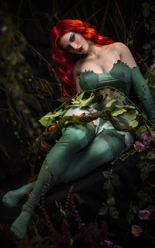 Poison Ivy, sua femme fatale da DC • SiliconGirls