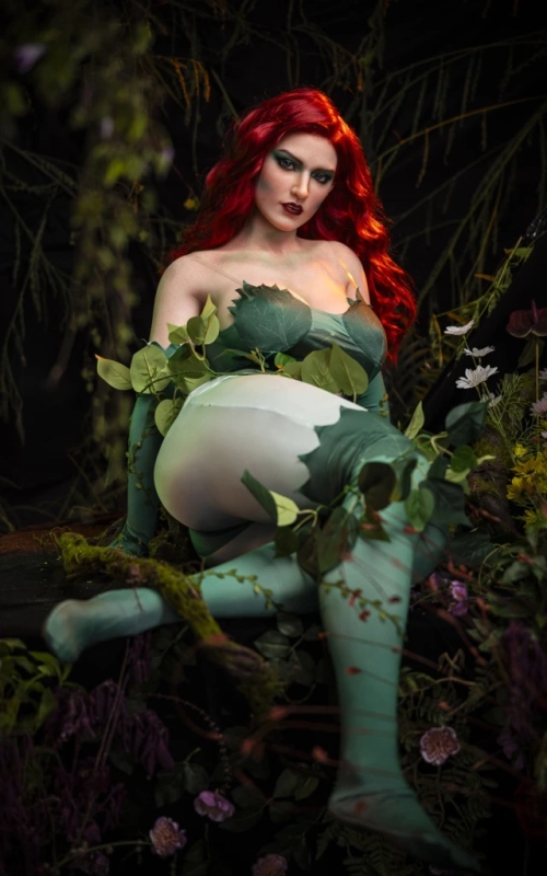 Poison Ivy, sua femme fatale da DC • SiliconGirls
