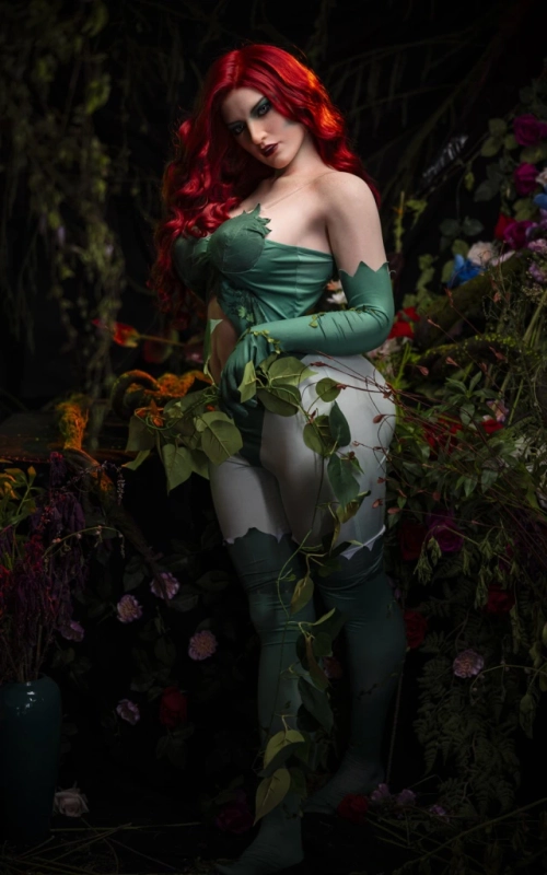 Poison Ivy, sua femme fatale da DC • SiliconGirls