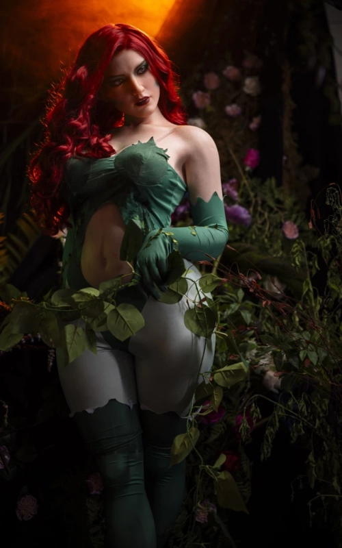 Poison Ivy, sua femme fatale da DC • SiliconGirls
