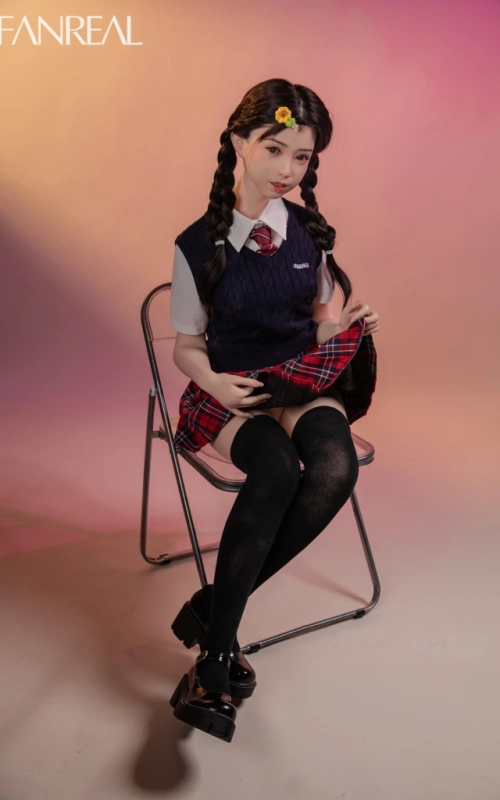 Tomomi, sua doce companhia • SiliconGirls