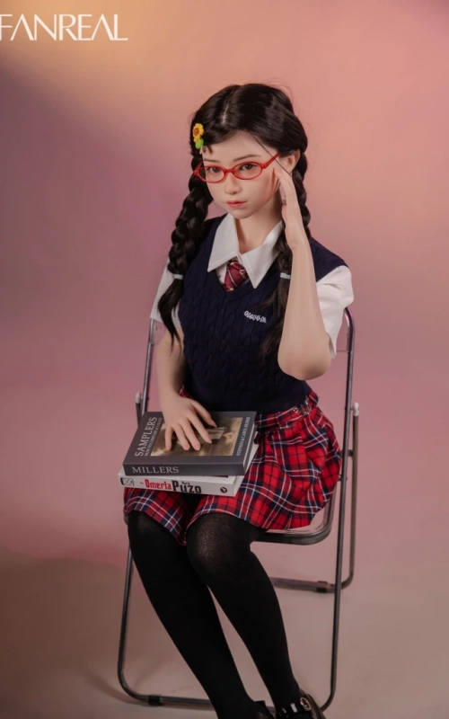 Tomomi, sua doce companhia • SiliconGirls