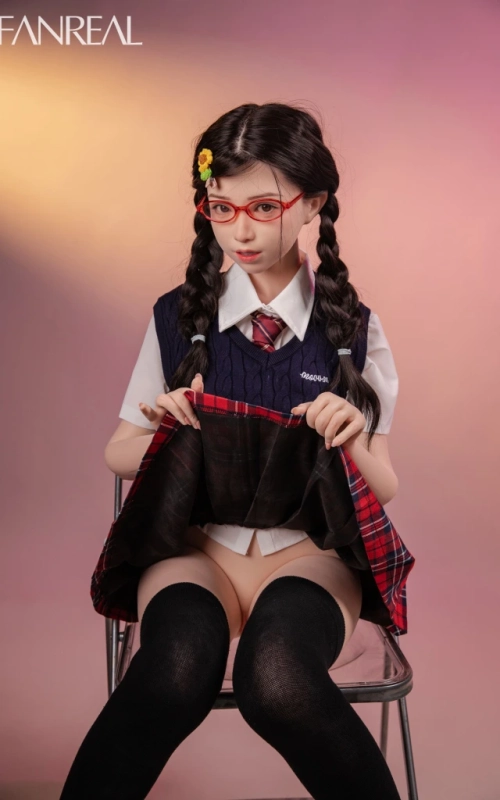 Tomomi, sua doce companhia • SiliconGirls