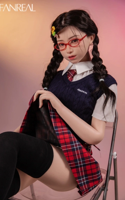 Tomomi, sua doce companhia • SiliconGirls