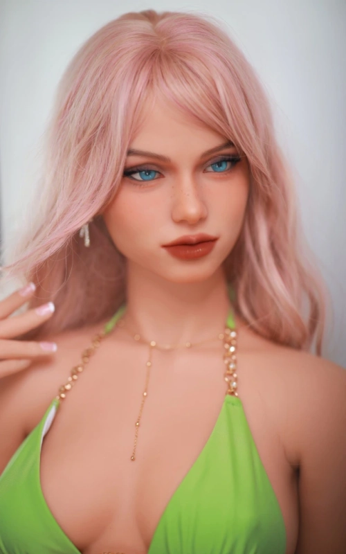 Rosie, uma beleza muito preparada • SiliconGirls