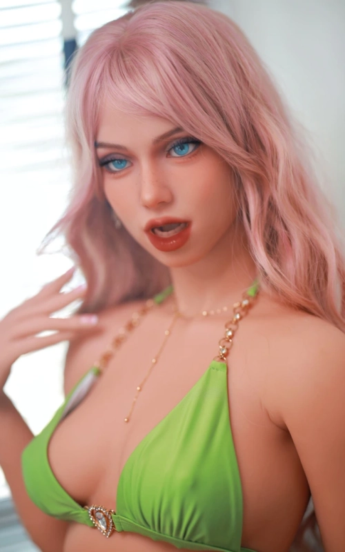 Rosie, uma beleza muito preparada • SiliconGirls
