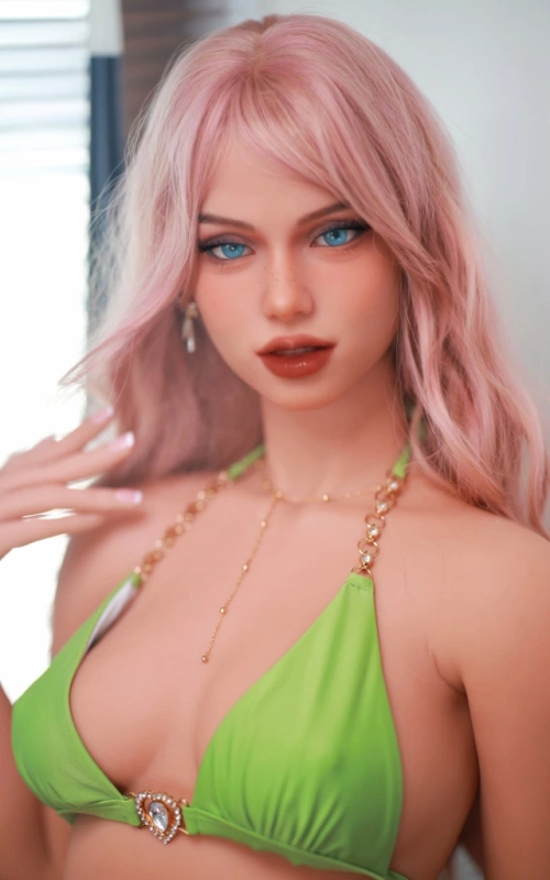 Rosie, uma beleza muito preparada • SiliconGirls