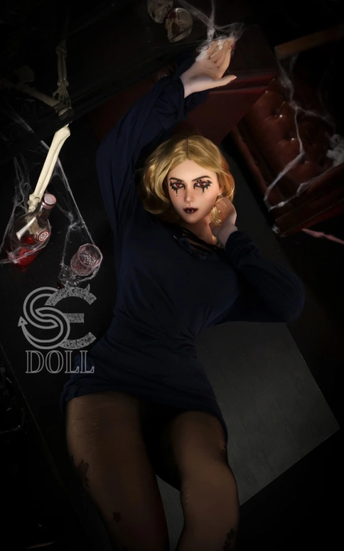 Xylia, a vampira viciosa • SiliconGirls
