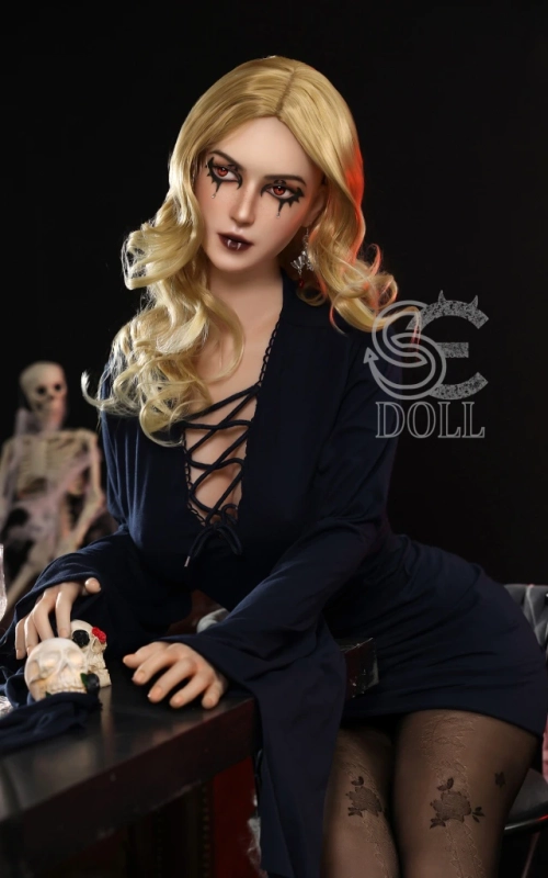 Xylia, a vampira viciosa • SiliconGirls