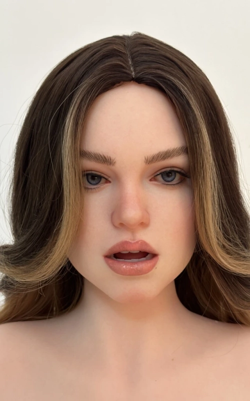Elektra, sensualidad imponente • SiliconGirls