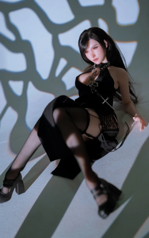 Tifa Mini, una intrépida aventurera • SiliconGirls
