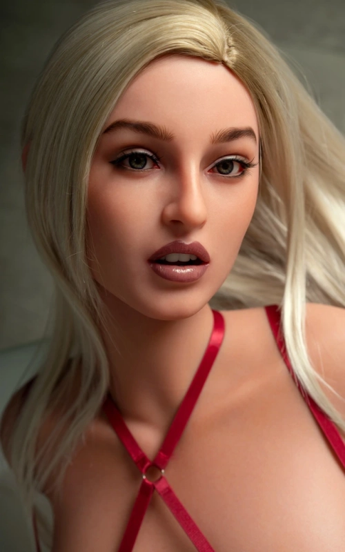 Torso Tanny, curvas peligrosas en encaje negro • SiliconGirls