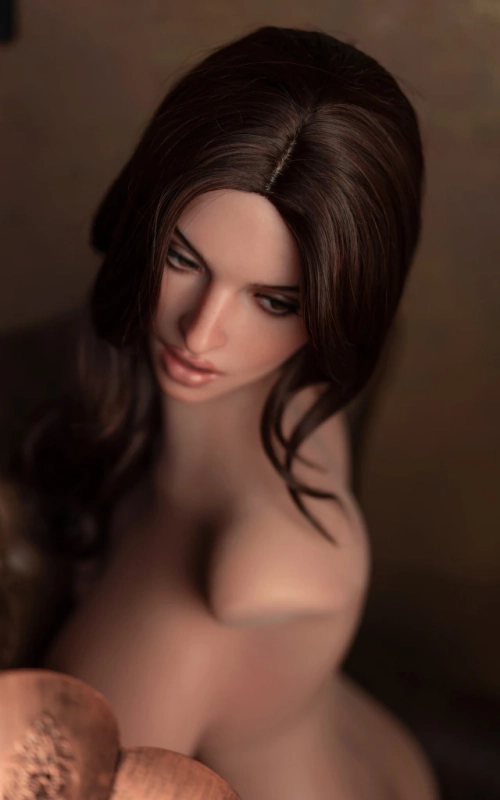 Torso Carla, uma latina de curvas suculentas • SiliconGirls