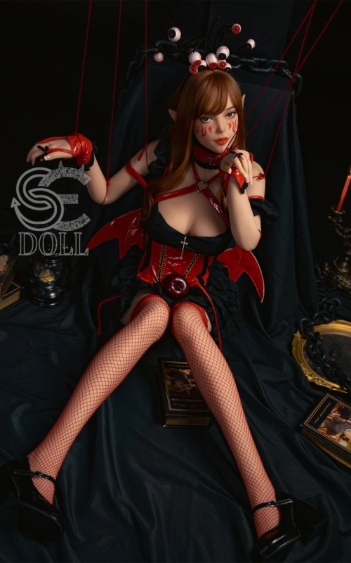 Satana, tu pequeña diablesa manipulable Satana, tu pequeña diablesa manipulable