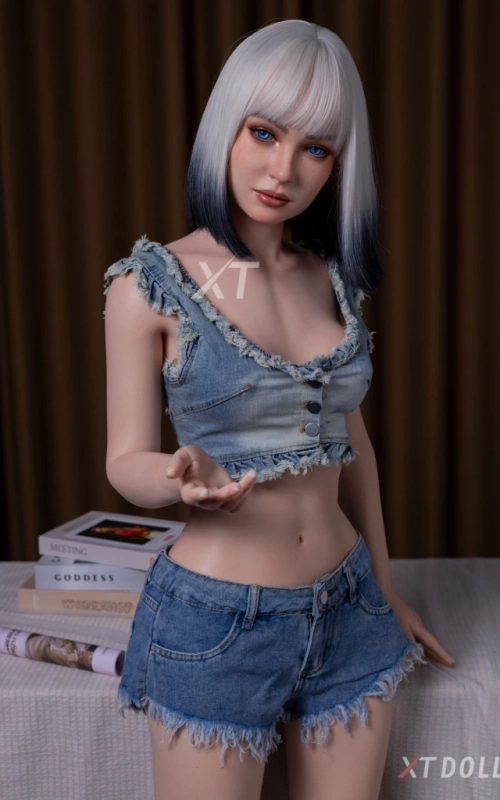 Nicole Boost, beleza escultural • SiliconGirls