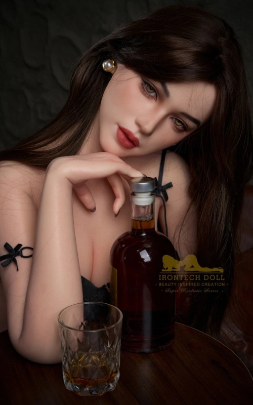 Aura, tu acompañante con clase • SiliconGirls