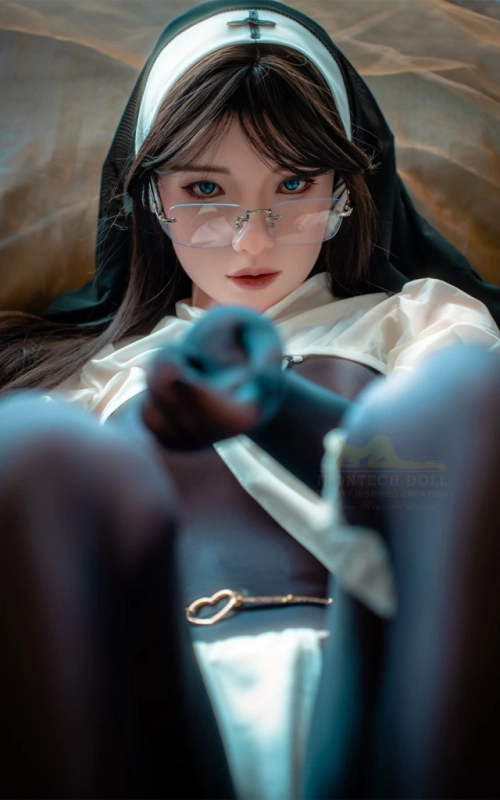 Keiko, la monja exorcista• SiliconGirls