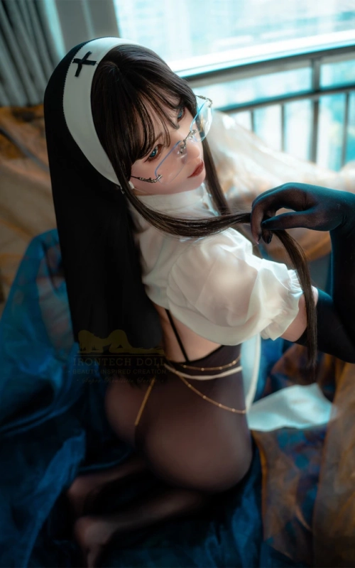 Keiko, la monja exorcista• SiliconGirls