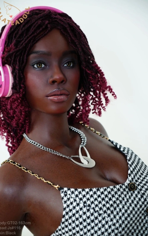 Almara, sensualmente doce • SiliconGirls