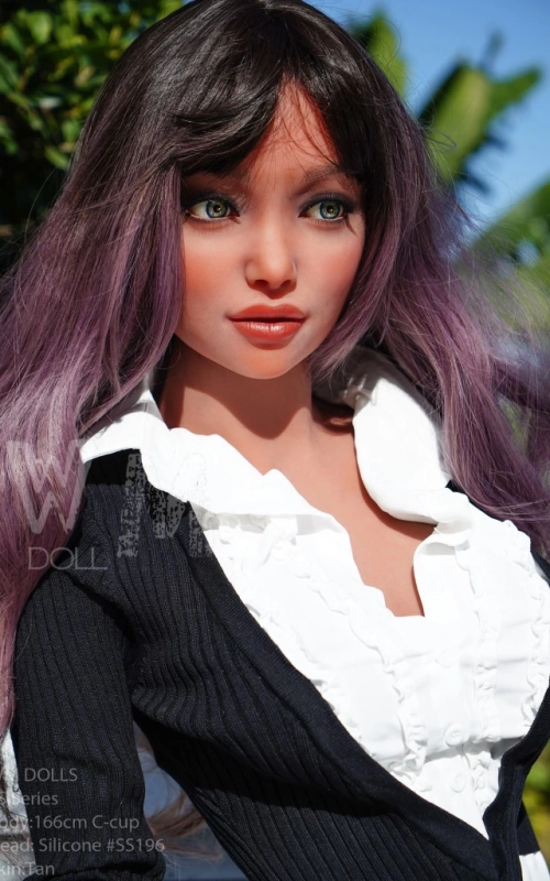 Dolly, tu morenaza siempre a la moda • SiliconGirls