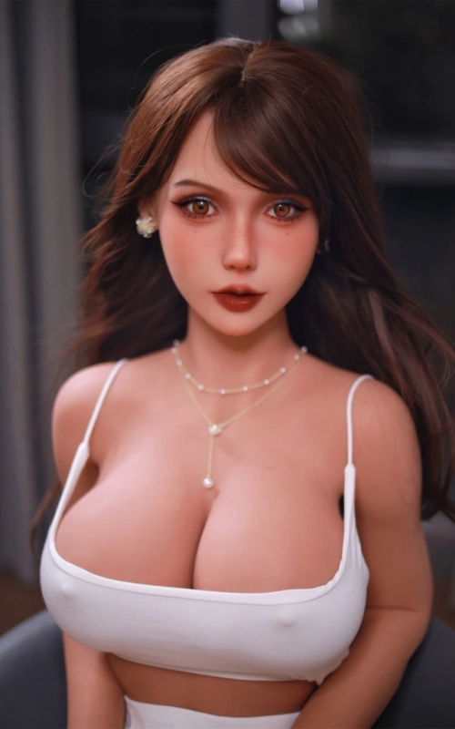 Elara, inocente y leal • SiliconGirls