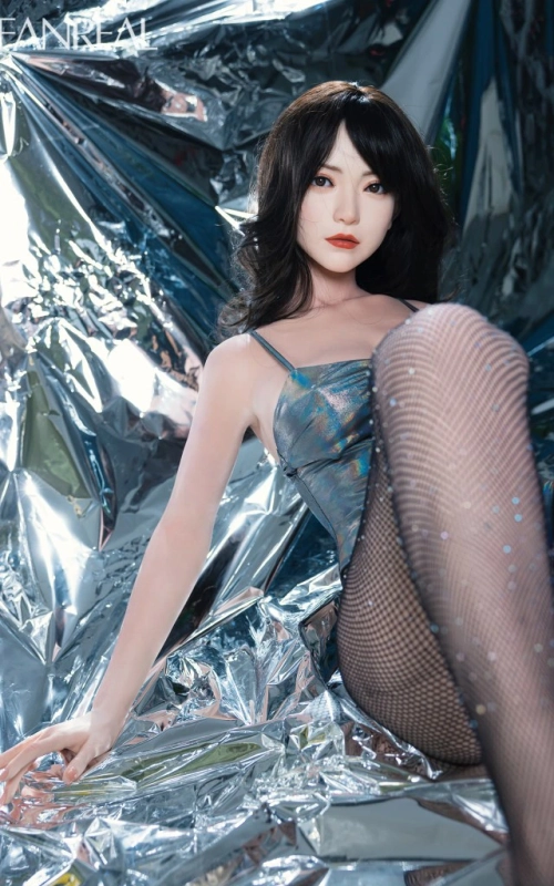 Xue, sua doce flor oriental • SiliconGirls