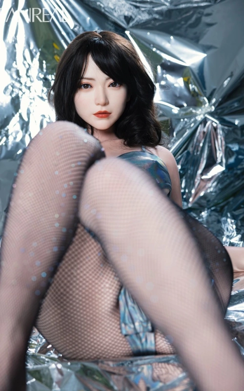 Xue, sua doce flor oriental • SiliconGirls