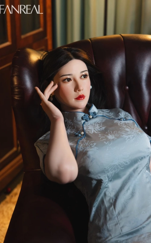 Torso Vivi, beleza oriental • SiliconGirls