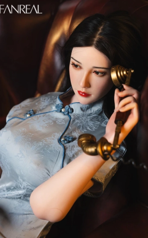 Torso Vivi, beleza oriental • SiliconGirls