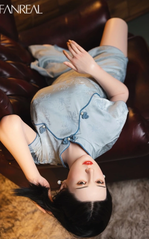 Torso Vivi, beleza oriental • SiliconGirls