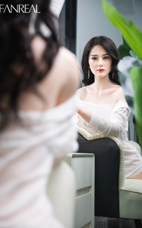 Torso Mai Ling, puro escândalo • SiliconGirls