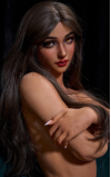 Kitty, uma autêntica beleza morena • SiliconGirls