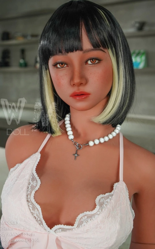 Minako, sua paquera no bar • SiliconGirls