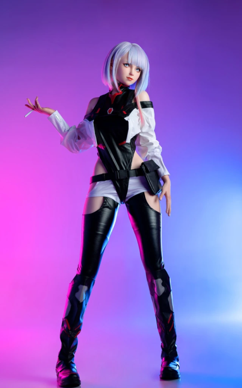 Cyberpunk Lucy, disposta a entrar em ação Cyberpunk Lucy, disposta a entrar em ação